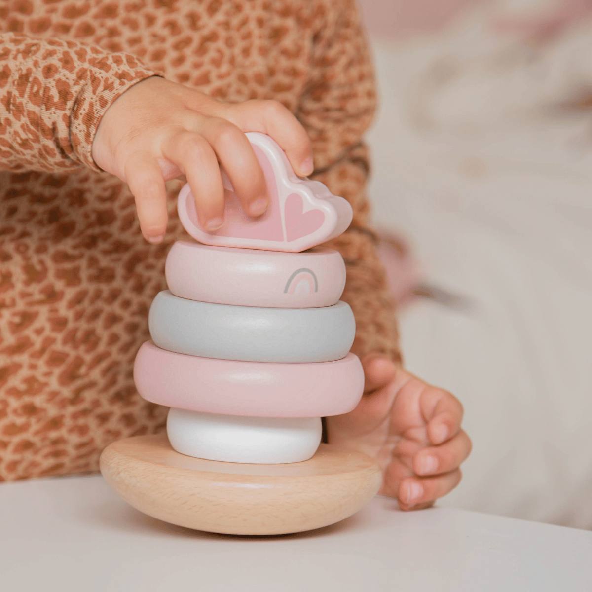 Torre Anelli Impilabili in Legno FSC - Rosa - 12+ m Personalizzabile